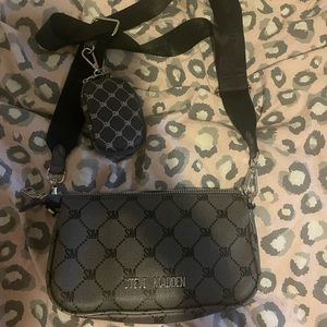 NWT Steve Madden Bluisa Crossbody Purse w/ Guitar Strap AirPod Case